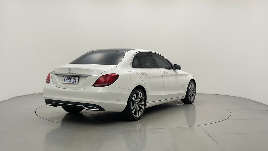 Right Back Diagonal (45- Degree) View