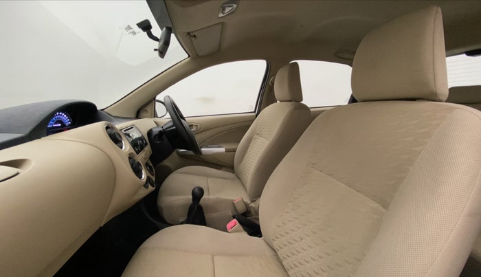 2017 Toyota Etios Liva V, Petrol, Manual, 37,402 km, Right Side Front Door Cabin View