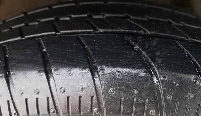 2019 Maruti Celerio VXI CNG OPT, CNG, Manual, 28,154 km, Left Rear Tyre Tread