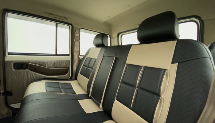 2022 Mahindra Bolero B6 (O), Diesel, Manual, 20,376 km, Right Side Rear Door Cabin