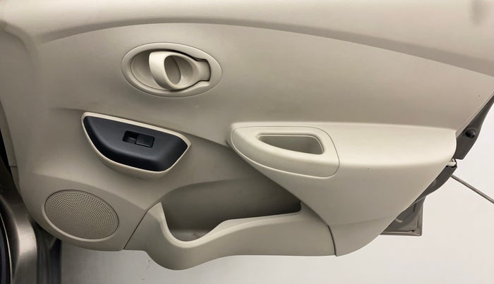 2016 Datsun Go T, Petrol, Manual, 30,169 km, Driver Side Door Panels Control