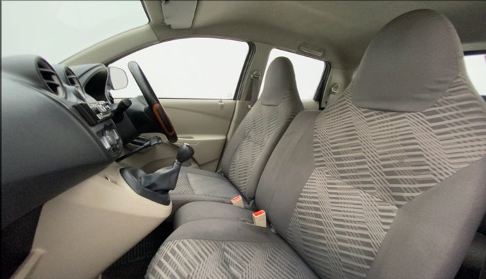 2016 Datsun Go T, Petrol, Manual, 30,169 km, Right Side Front Door Cabin