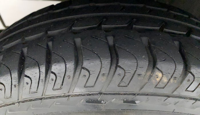 2016 Datsun Go T, Petrol, Manual, 30,169 km, Right Rear Tyre Tread