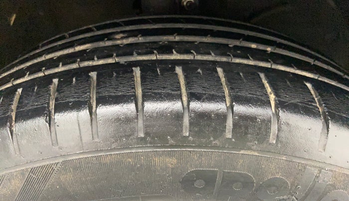 2017 Maruti Baleno ALPHA 1.2 K12, Petrol, Manual, 30,904 km, Right Front Tyre Tread