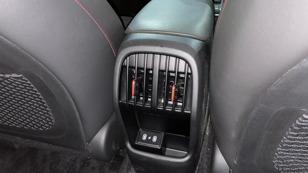 2023 Hyundai Kona N Line, Automatic, 21450 km, Rear A/C Vent
