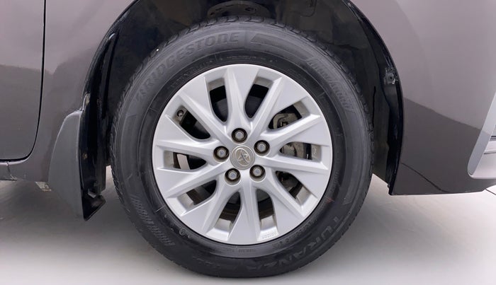 2017 Toyota Corolla Altis G, Petrol, Manual, 41,239 km, Right Front Wheel