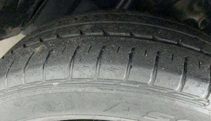 2014 Honda City E MT DIESEL, Diesel, Manual, 1,37,622 km, Left Front Tyre Tread