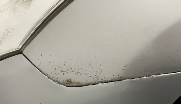 2012 Toyota Innova 2.5 GX 8 STR, Diesel, Manual, 1,13,151 km, Left fender - Paint has minor damage