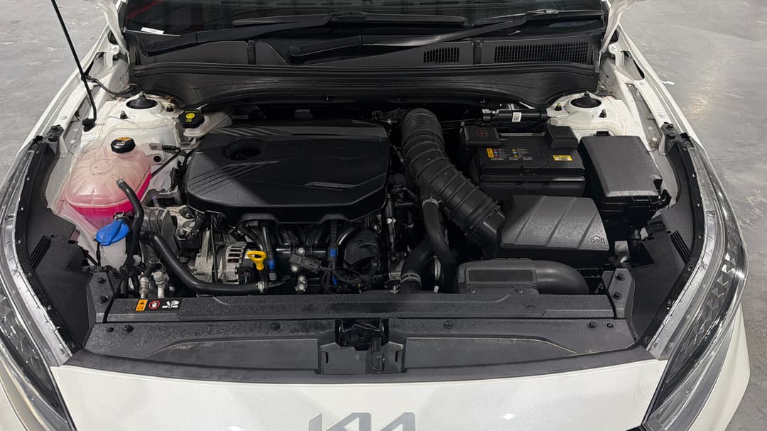 2023 Kia Cerato Gt, Automatic, 29088 km, Open Bonnet (Engine)