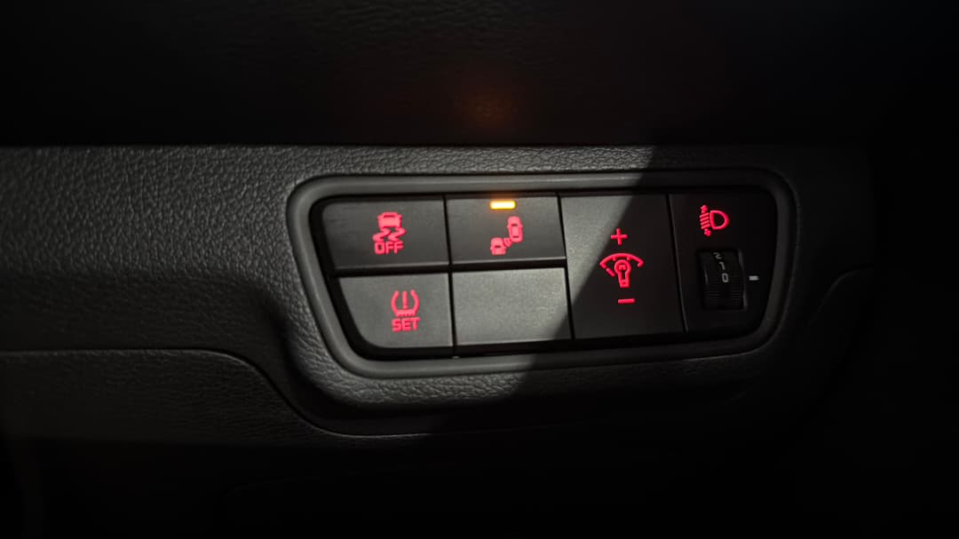 2023 Kia Cerato Gt, Automatic, 29088 km, Utility Switches/Buttons