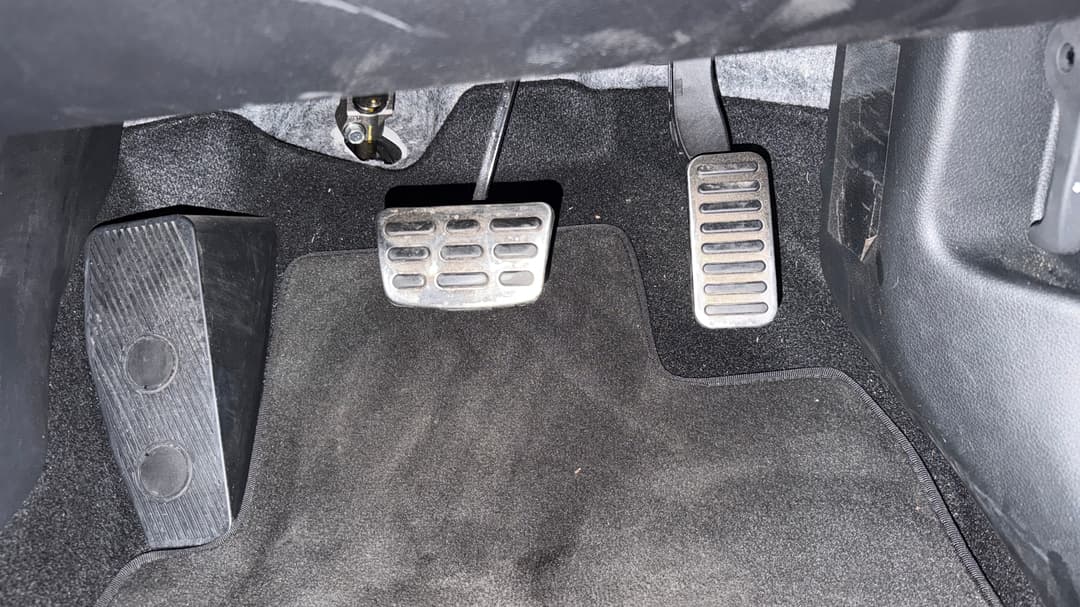 2023 Kia Cerato Gt, Automatic, 29088 km, Pedals and Footmat