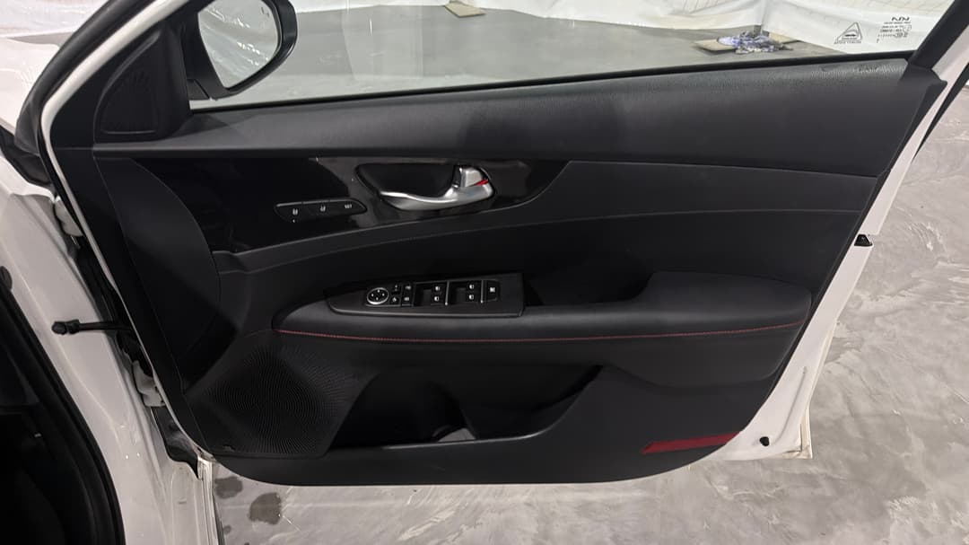 2023 Kia Cerato Gt, Automatic, 29088 km, Speaker View