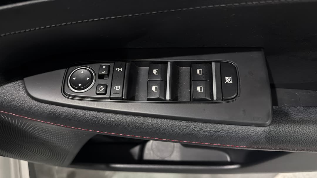 2023 Kia Cerato Gt, Automatic, 29088 km, Drivers Side Door Panel Controls