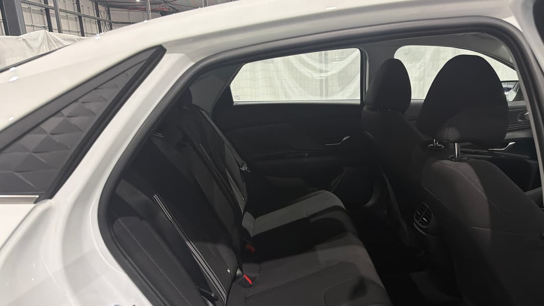 2025 Hyundai i30 Hev 1.6p Dct, Automatic, 22554 km, Right Side Rear Door Cabin View
