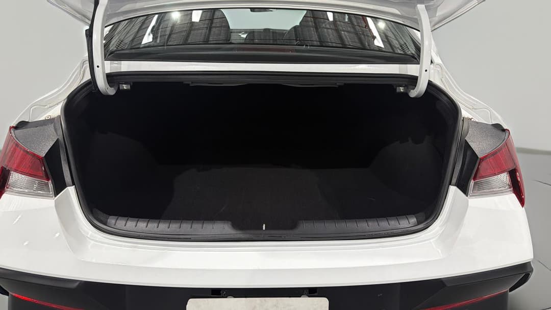 2025 Hyundai i30 Hev 1.6p Dct, Automatic, 22554 km, Boot Inside View
