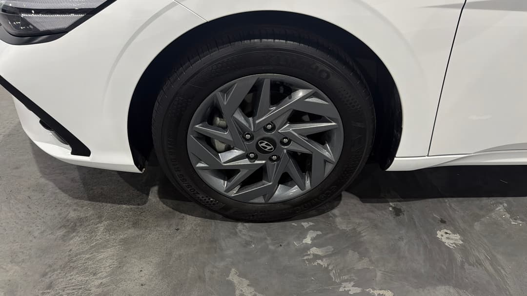 2025 Hyundai i30 Hev 1.6p Dct, Automatic, 22554 km, Left Front Wheel