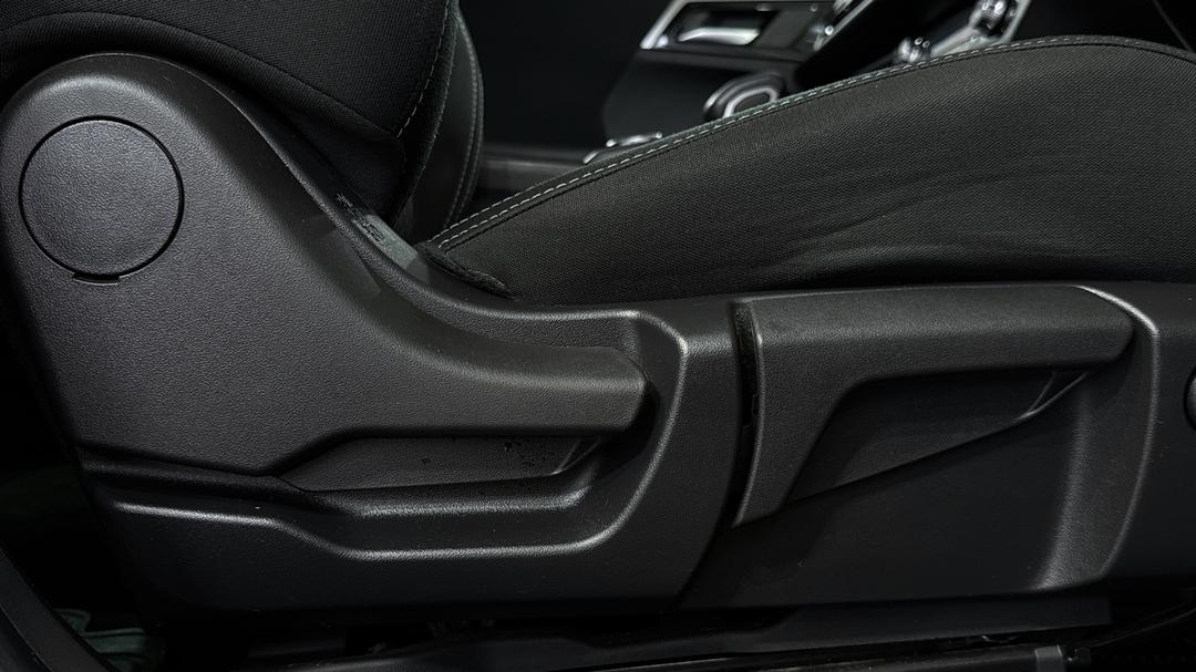 2023 Mitsubishi Outlander Ls 7 Seat (2WD), Automatic, 59322 km, Drivers Side Adjustment Panel