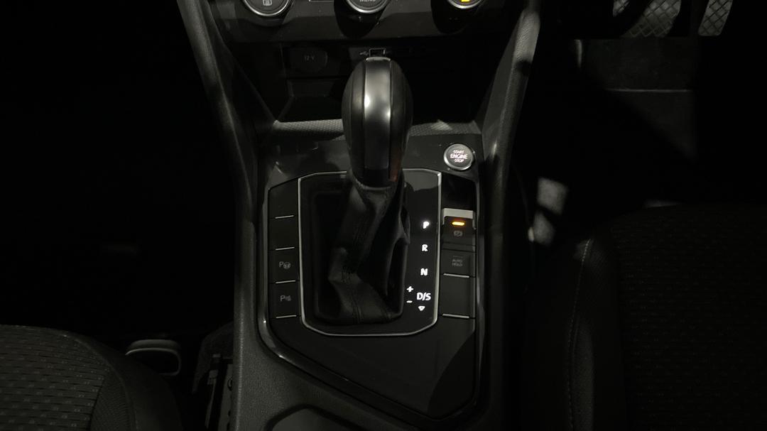 2019 Volkswagen Tiguan Allspace 110 Tsi Comfortline, Automatic, 83390 km, Gear Lever 