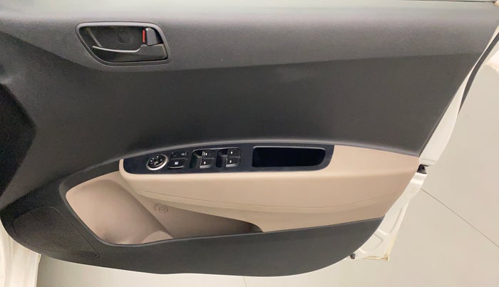 2018 Hyundai Grand i10 MAGNA U2 1.2 CRDI, Diesel, Manual, 1,13,084 km, Driver Side Door Panels Control