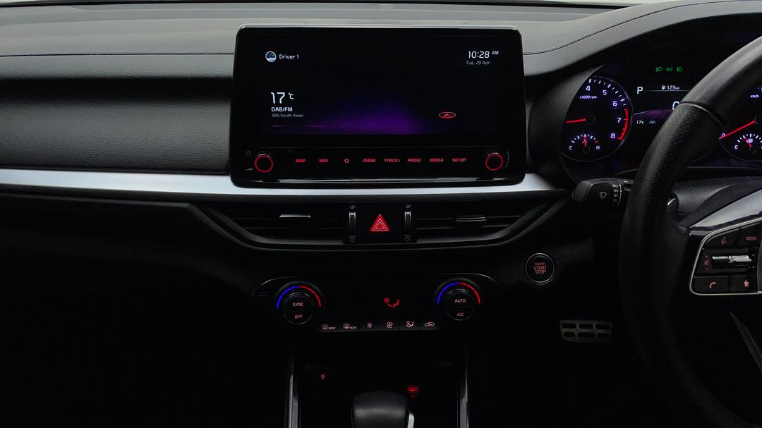 2022 Kia Cerato Gt, Automatic, 26942 km, Center Console