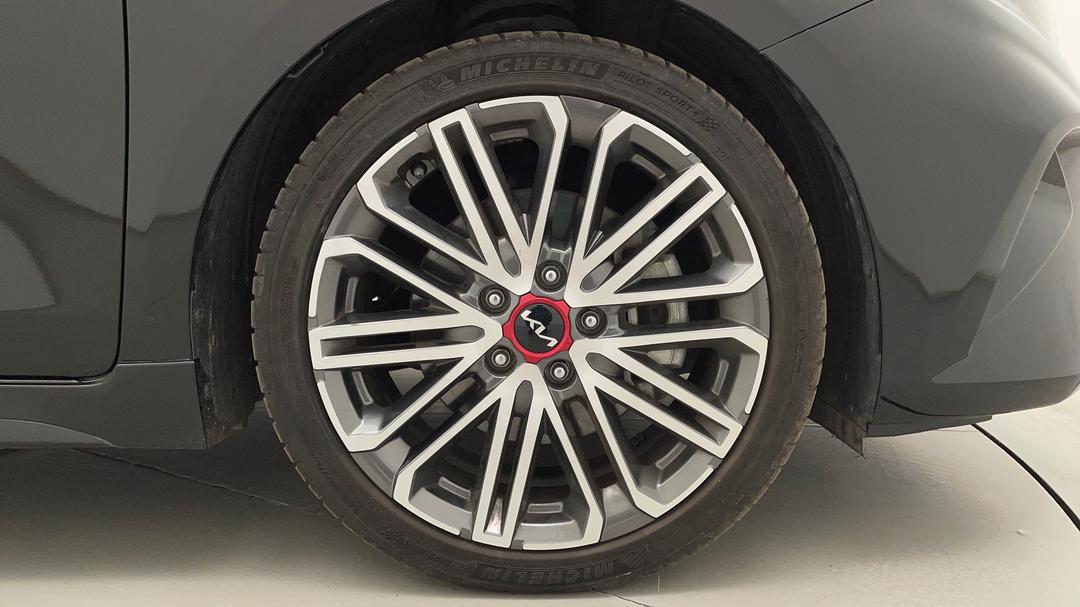 2022 Kia Cerato Gt, Automatic, 26942 km, Right Front Wheel