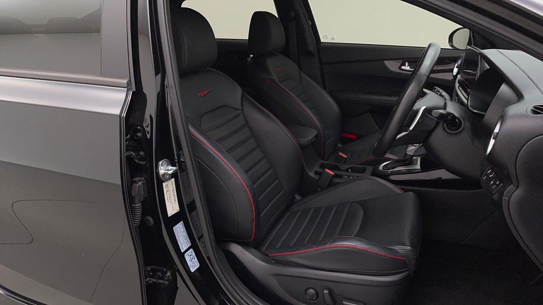 2022 Kia Cerato Gt, Automatic, 26942 km, Right Side Front Door Cabin View