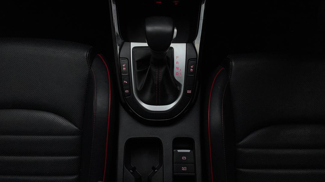 2022 Kia Cerato Gt, Automatic, 26942 km, Gear Lever 