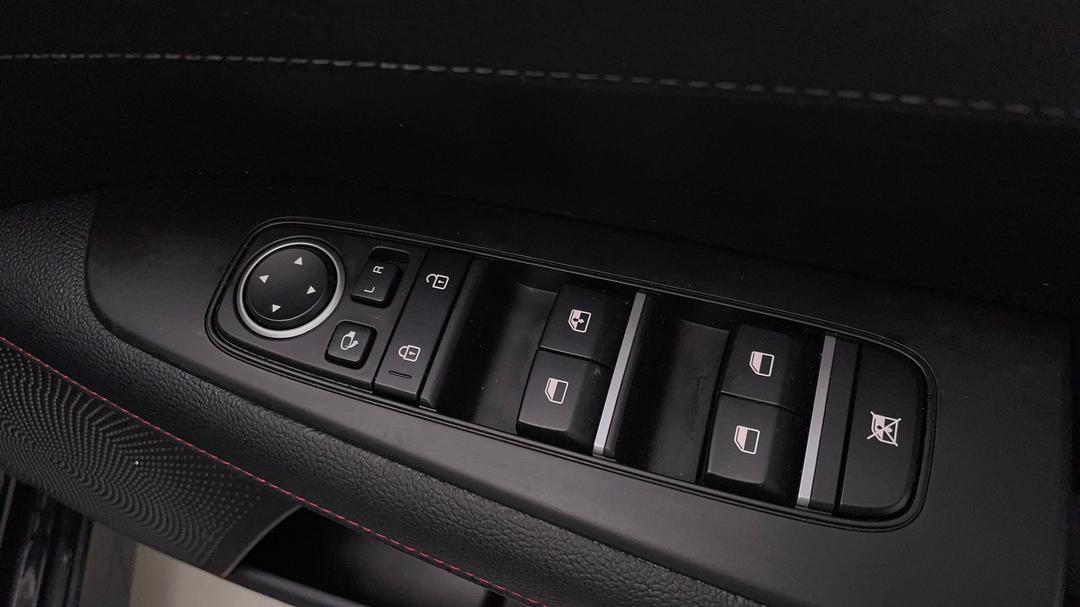 2022 Kia Cerato Gt, Automatic, 26942 km, Drivers Side Door Panel Controls