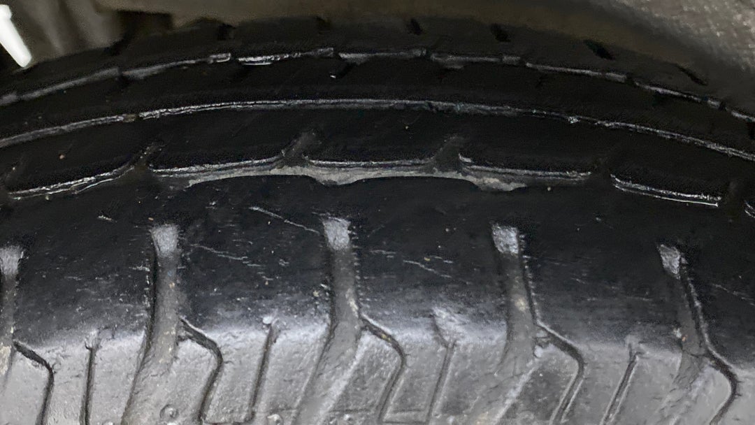 Right Rear Tyre Tread