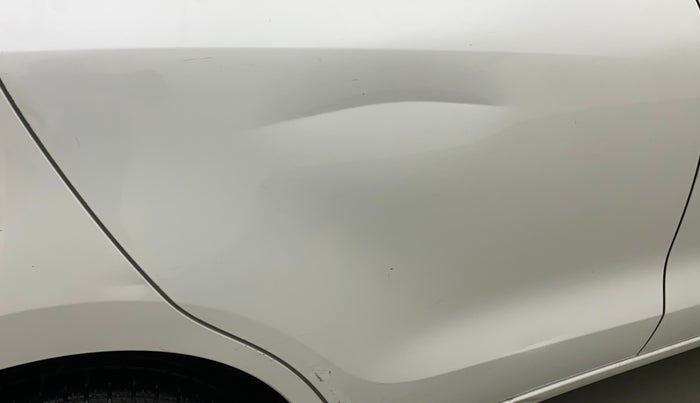 2019 Maruti Swift LXI, CNG, Manual, 81,694 km, Right rear door - Slightly dented