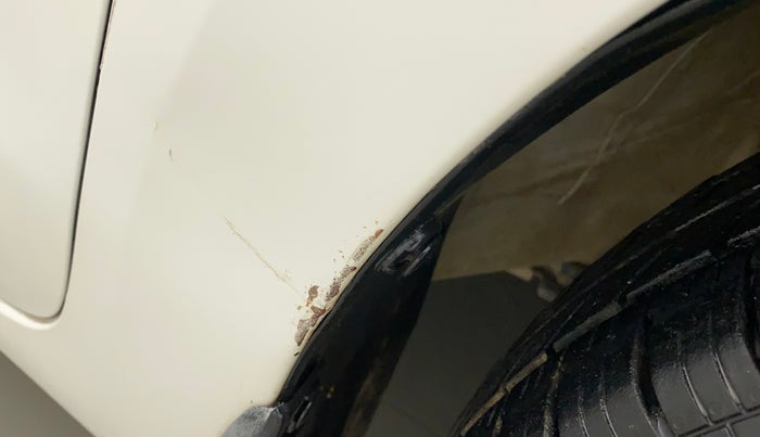 2019 Maruti Swift LXI, CNG, Manual, 81,694 km, Right fender - Slight discoloration