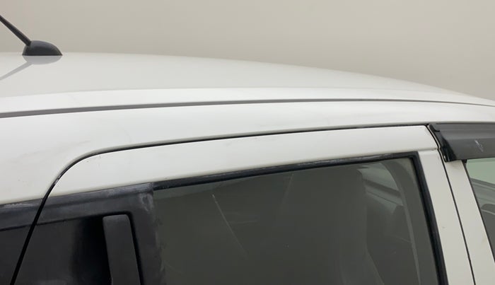 2019 Maruti Swift LXI, CNG, Manual, 81,694 km, Right rear door - Door visor damaged