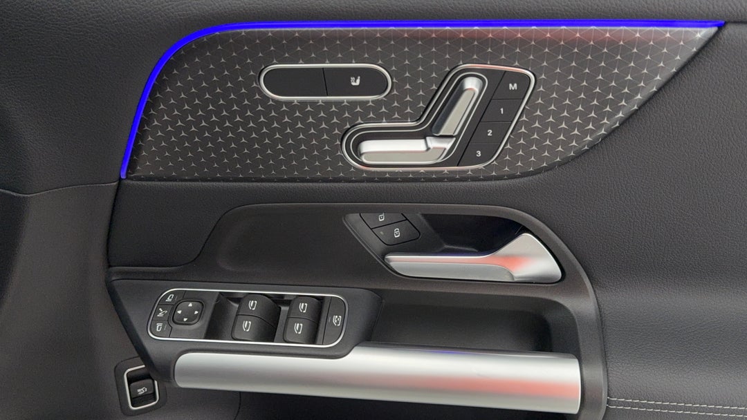 2024 Mercedes-benz GLA 250 4matic (mhev), Automatic, 9439 km, Drivers Side Door Panel Controls