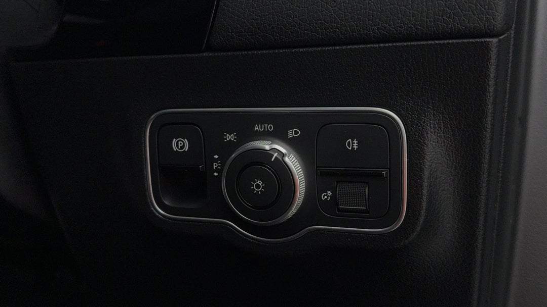2024 Mercedes-benz GLA 250 4matic (mhev), Automatic, 9439 km, Utility Switches/Buttons