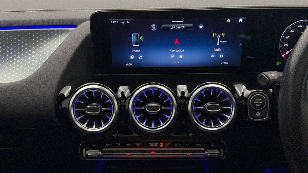 2024 Mercedes-benz GLA 250 4matic (mhev), Automatic, 9439 km, Center Console