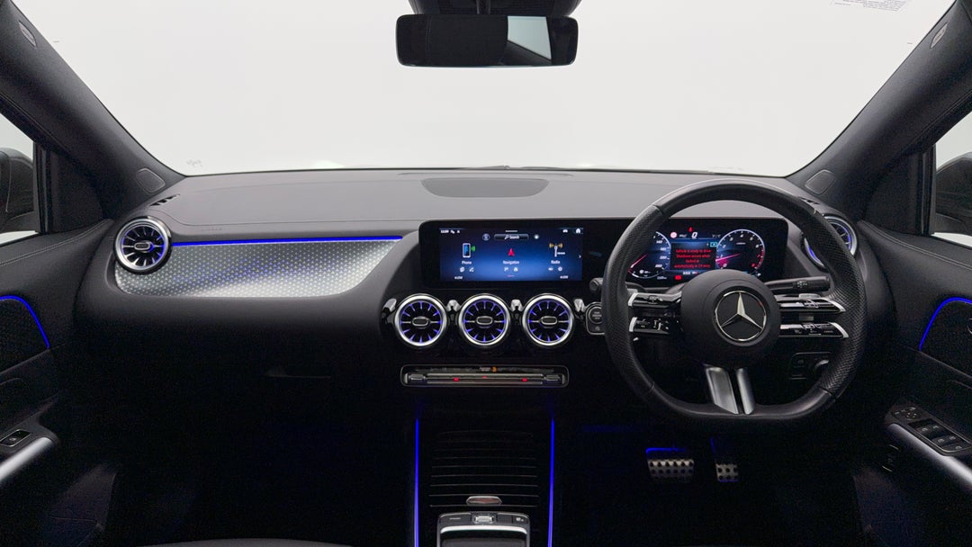 2024 Mercedes-benz GLA 250 4matic (mhev), Automatic, 9439 km, Dashboard View