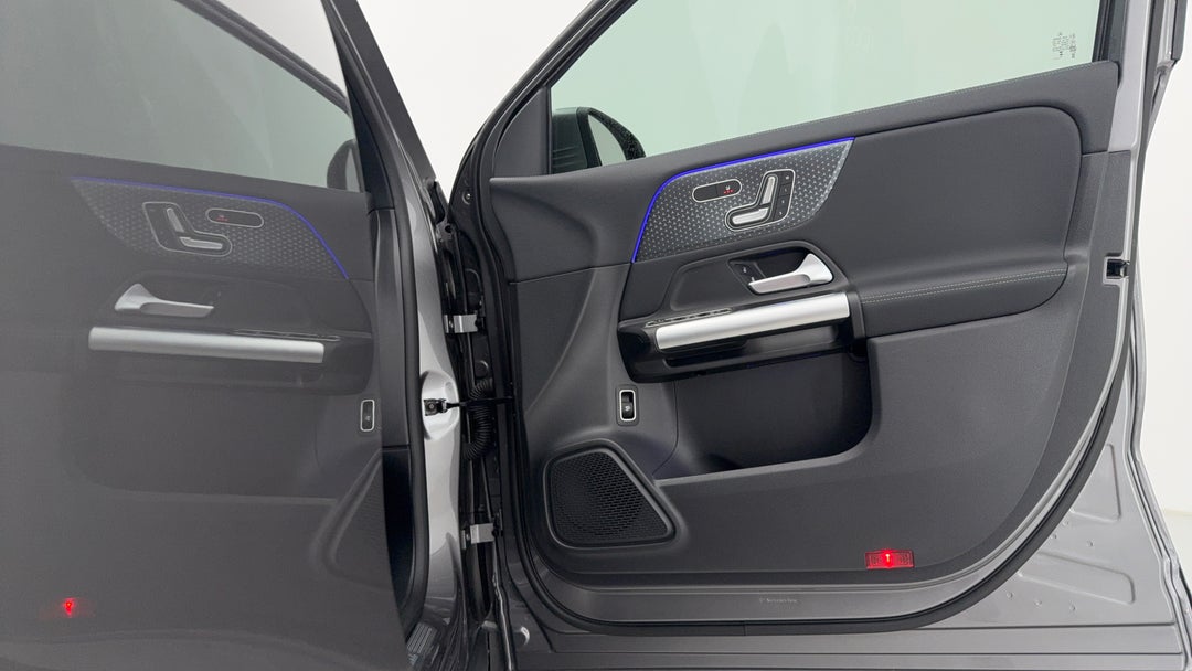 2024 Mercedes-benz GLA 250 4matic (mhev), Automatic, 9439 km, Speaker View