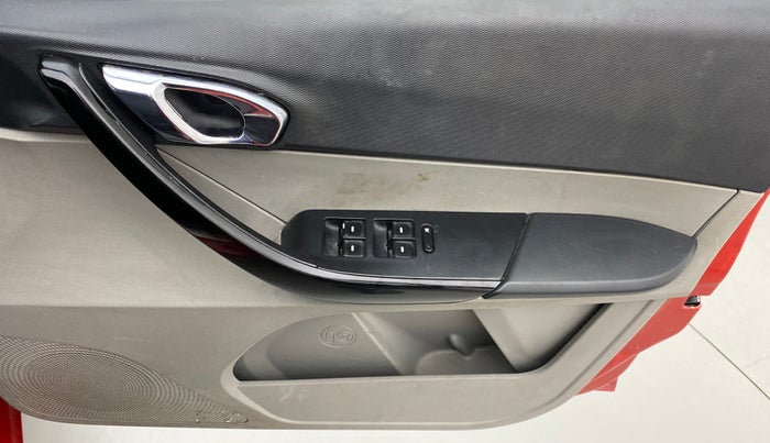 2016 Tata Tiago XZ 1.2 REVOTRON, Petrol, Manual, 97,122 km, Driver Side Door Panels Control