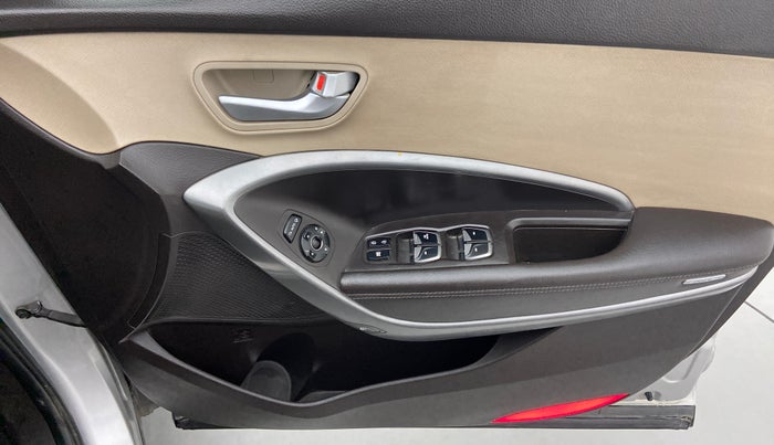 2014 Hyundai Santa Fe 4WD AT, Diesel, Automatic, 73,735 km, Driver Side Door Panels Control