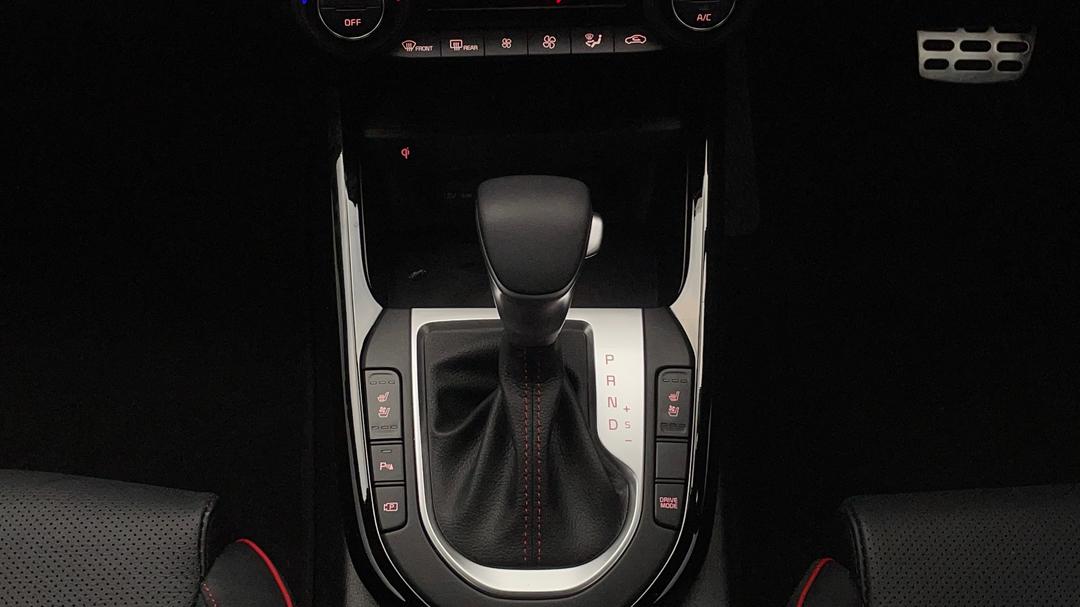 2022 Kia Cerato Gt, Automatic, 3643 km, Gear Lever 