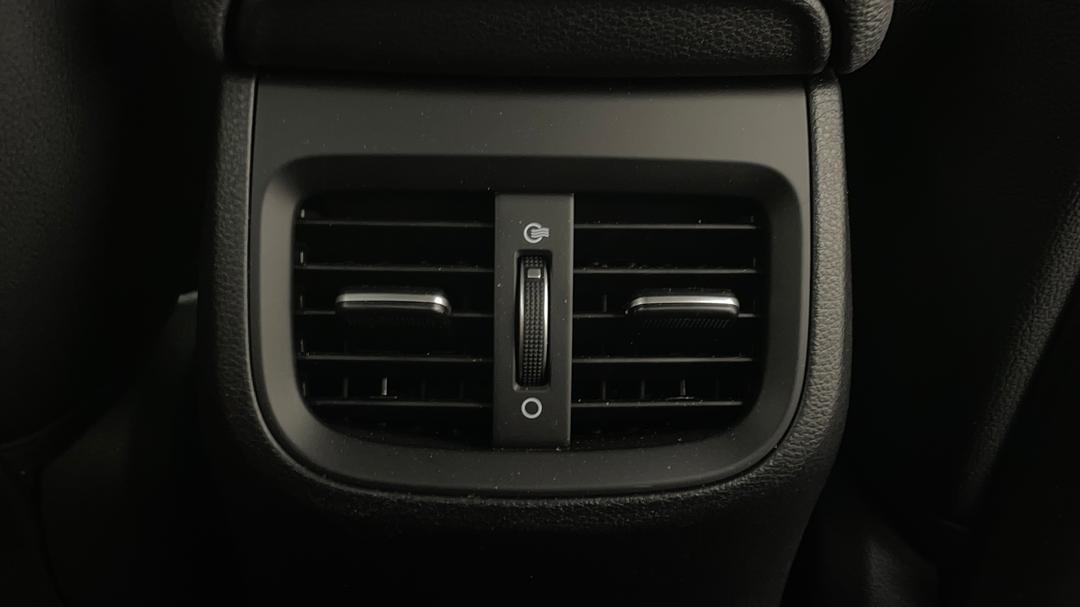 2022 Kia Cerato Gt, Automatic, 3643 km, Rear A/C Vent