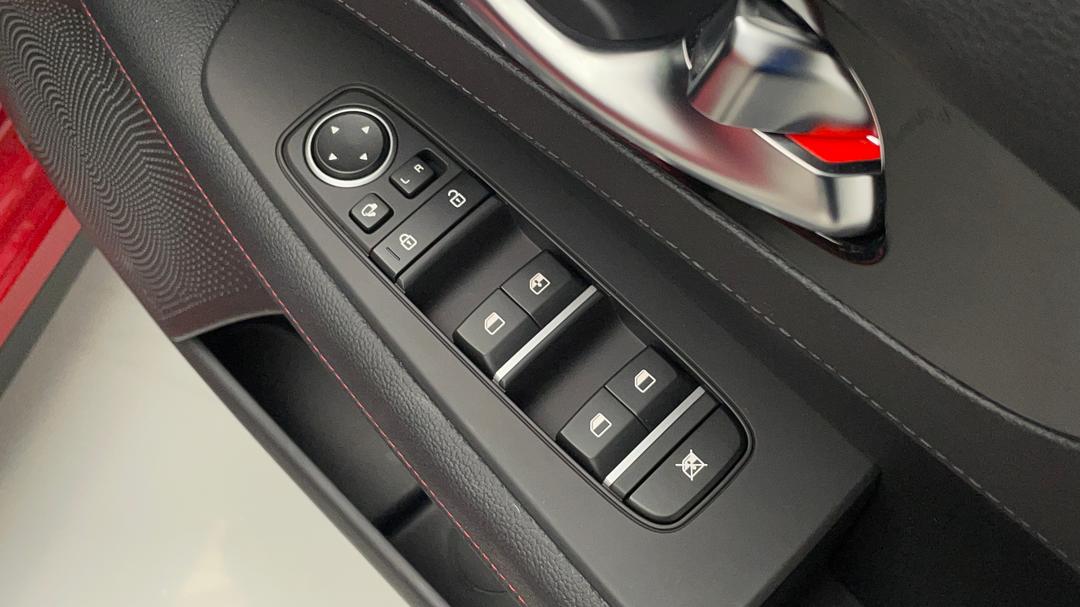 2022 Kia Cerato Gt, Automatic, 3643 km, Drivers Side Door Panel Controls