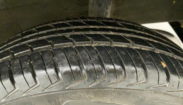2017 Datsun Redi Go T (O), Petrol, Manual, 20,003 km, Left Rear Tyre Tread
