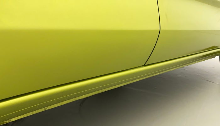 2017 Datsun Redi Go T (O), Petrol, Manual, 20,003 km, Right running board - Paint has minor damage