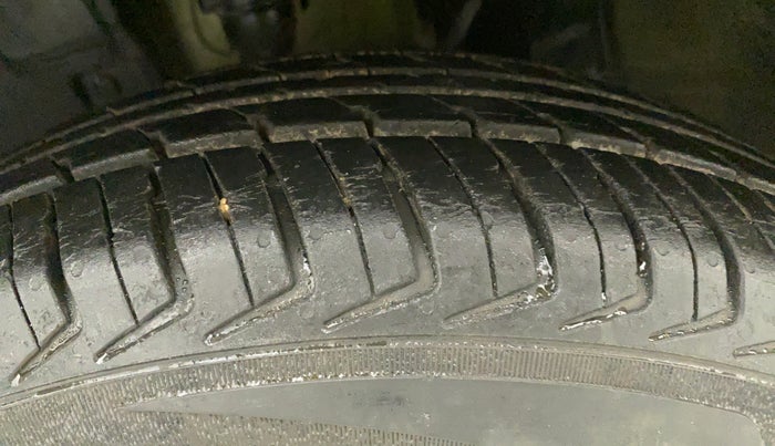 2017 Datsun Redi Go T (O), Petrol, Manual, 20,003 km, Left Front Tyre Tread