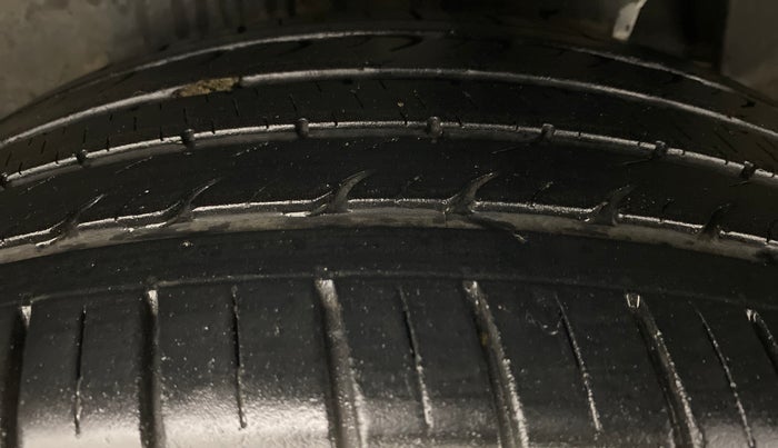 2017 Hyundai Creta 1.6 SX PLUS PETROL, Petrol, Manual, 30,798 km, Left Rear Tyre Tread
