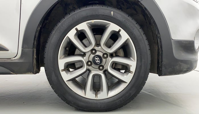 2015 Hyundai i20 Active 1.2 S, CNG, Manual, 94,805 km, Right Front Wheel