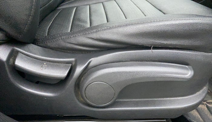 2015 Hyundai i20 Active 1.2 S, CNG, Manual, 94,805 km, Driver Side Adjustment Panel