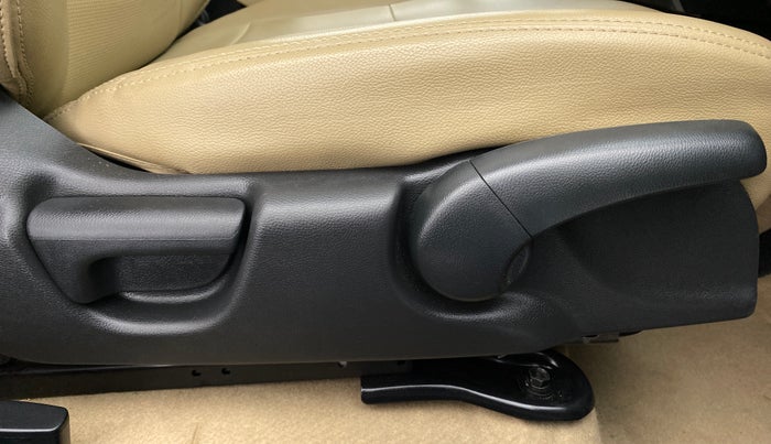 2019 Honda City V MT PETROL, Petrol, Manual, 15,668 km, Driver Side Adjustment Panel