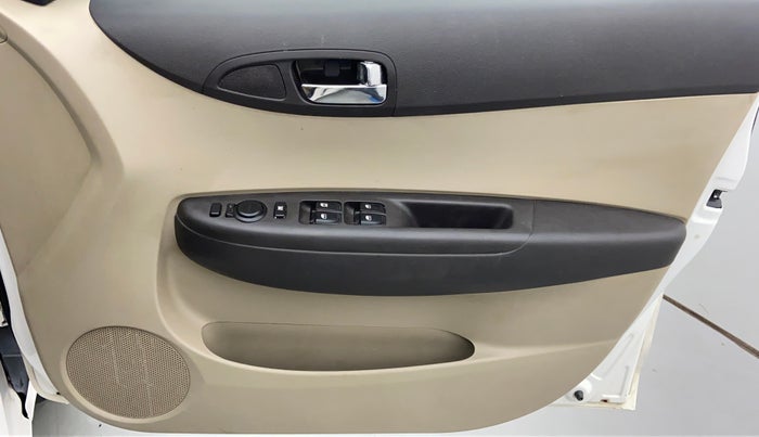 2014 Hyundai i20 SPORTZ 1.2 VTVT, Petrol, Manual, 89,326 km, Driver Side Door Panels Control